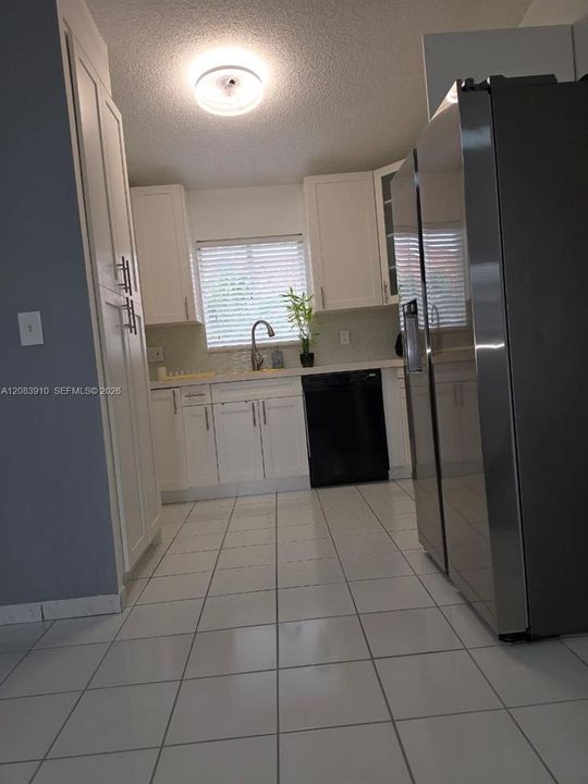 En Venta: $339,900 (2 camas, 2 baños, 870 Pies cuadrados)