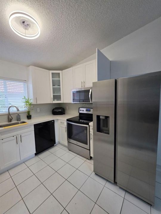 En Venta: $339,900 (2 camas, 2 baños, 870 Pies cuadrados)