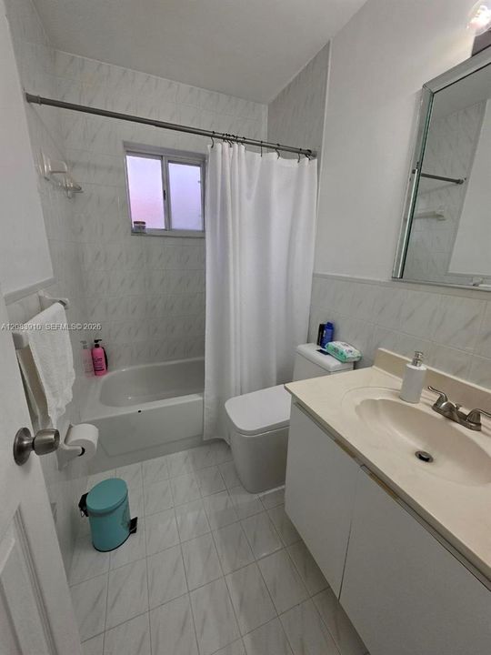 En Venta: $339,900 (2 camas, 2 baños, 870 Pies cuadrados)