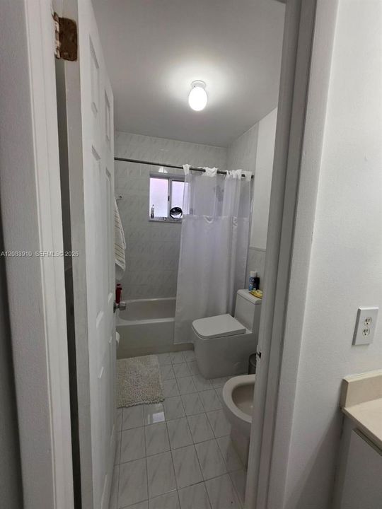 En Venta: $339,900 (2 camas, 2 baños, 870 Pies cuadrados)