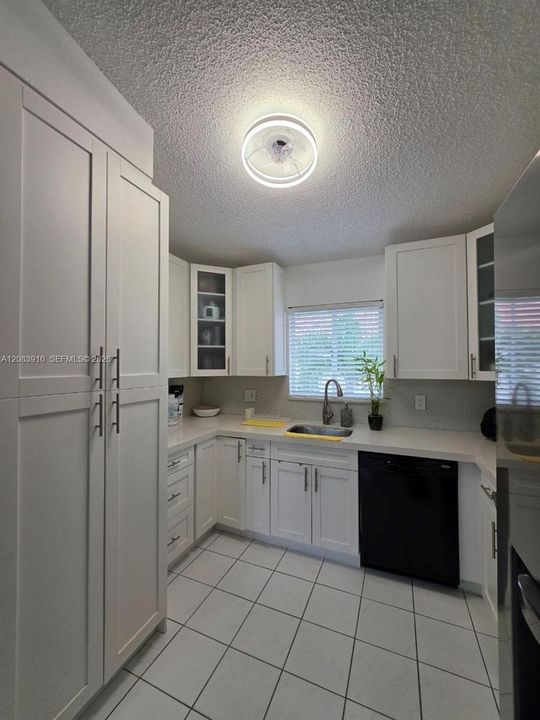 En Venta: $339,900 (2 camas, 2 baños, 870 Pies cuadrados)