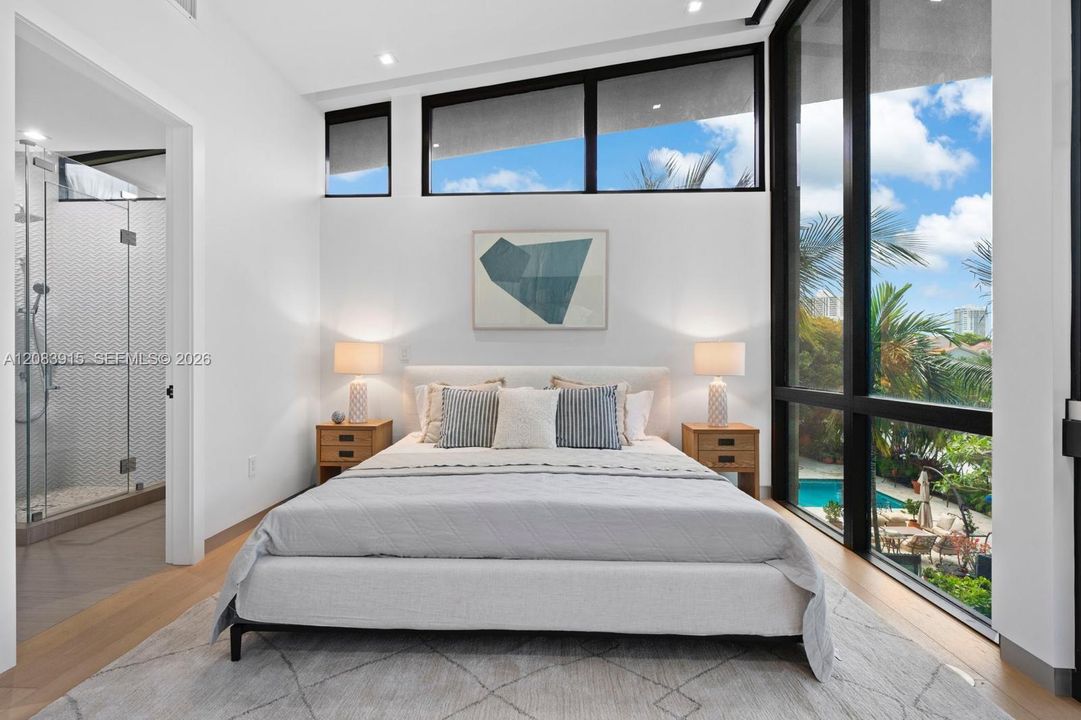 For Rent: $40,000 (6 beds, 6 baths, 5560 Square Feet)