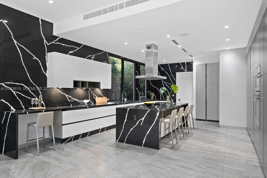 For Rent: $40,000 (6 beds, 6 baths, 5560 Square Feet)