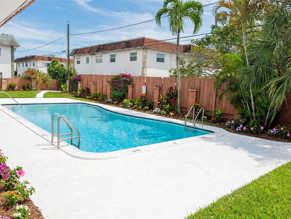 empty_pool_deck_1