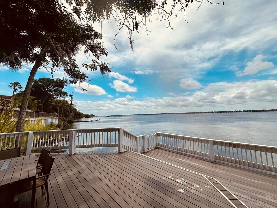 DOCK