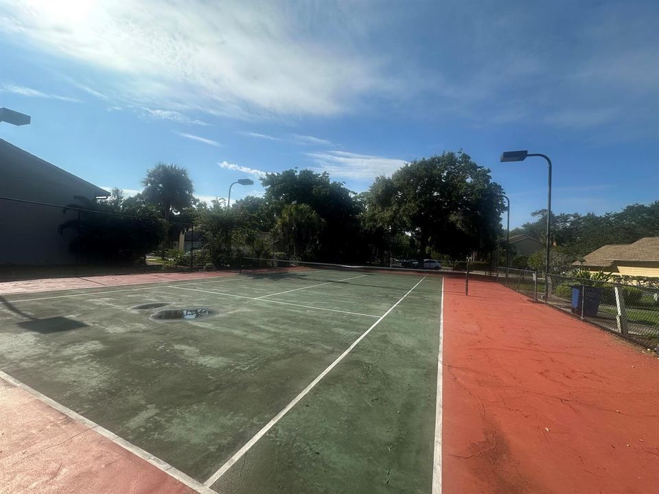 TENNI COURT