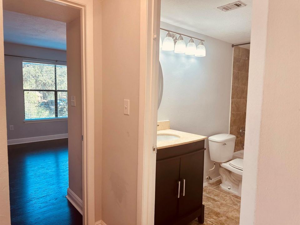 2ND BATHROOM
