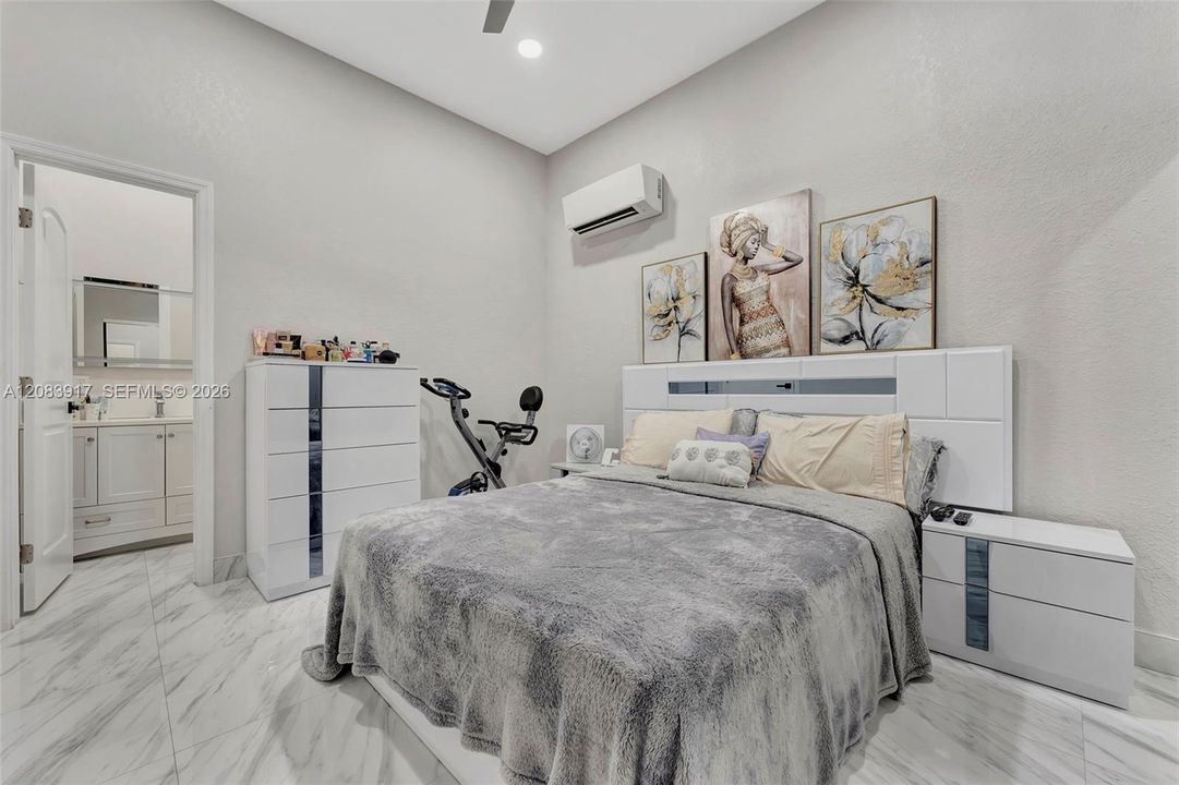 For Rent: $7,990 (4 beds, 2 baths, 2818 Square Feet)