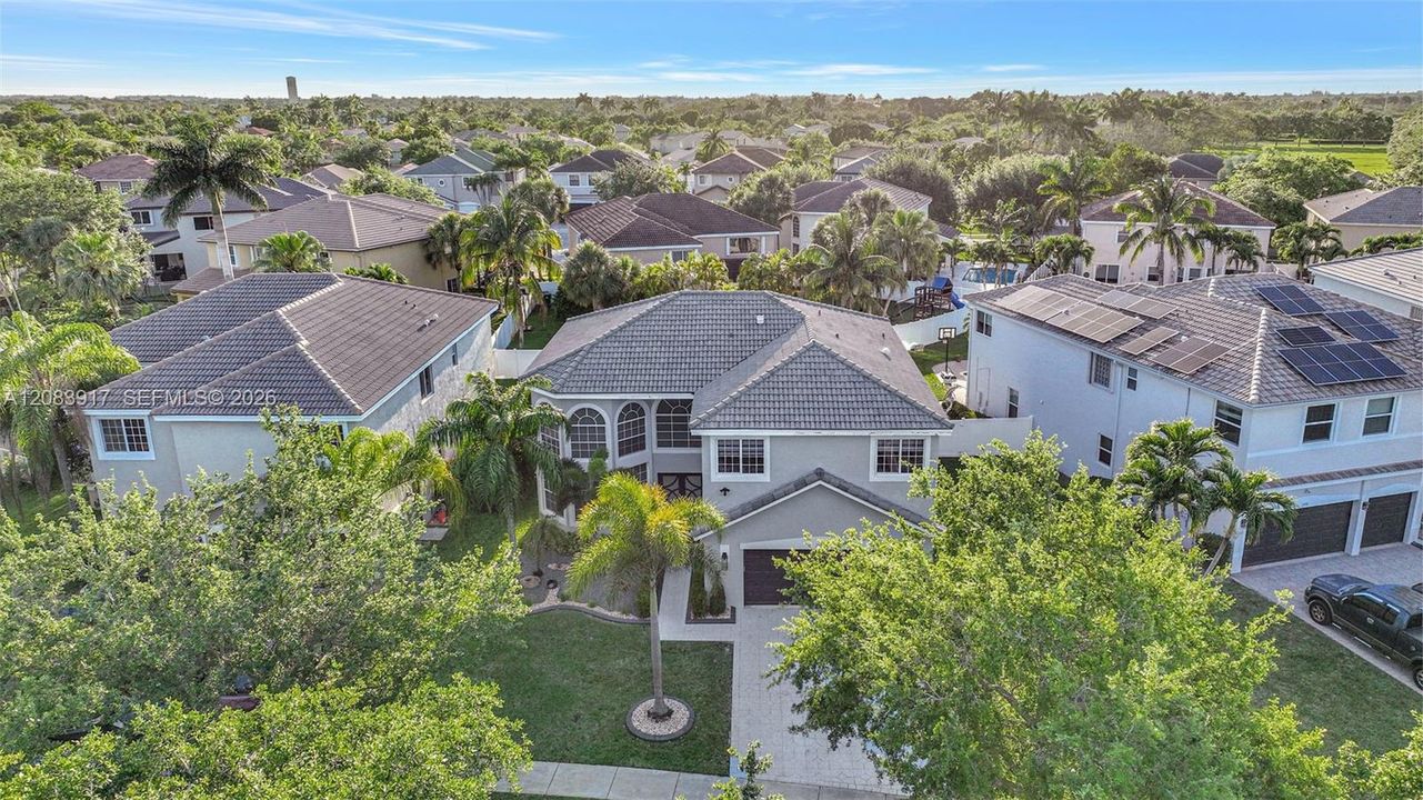 For Rent: $7,990 (4 beds, 2 baths, 2818 Square Feet)