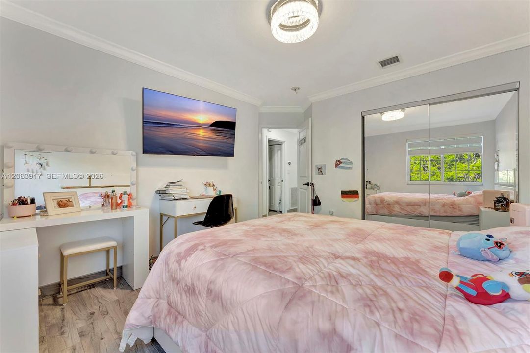 For Rent: $7,990 (4 beds, 2 baths, 2818 Square Feet)