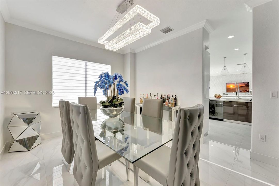 For Rent: $7,990 (4 beds, 2 baths, 2818 Square Feet)
