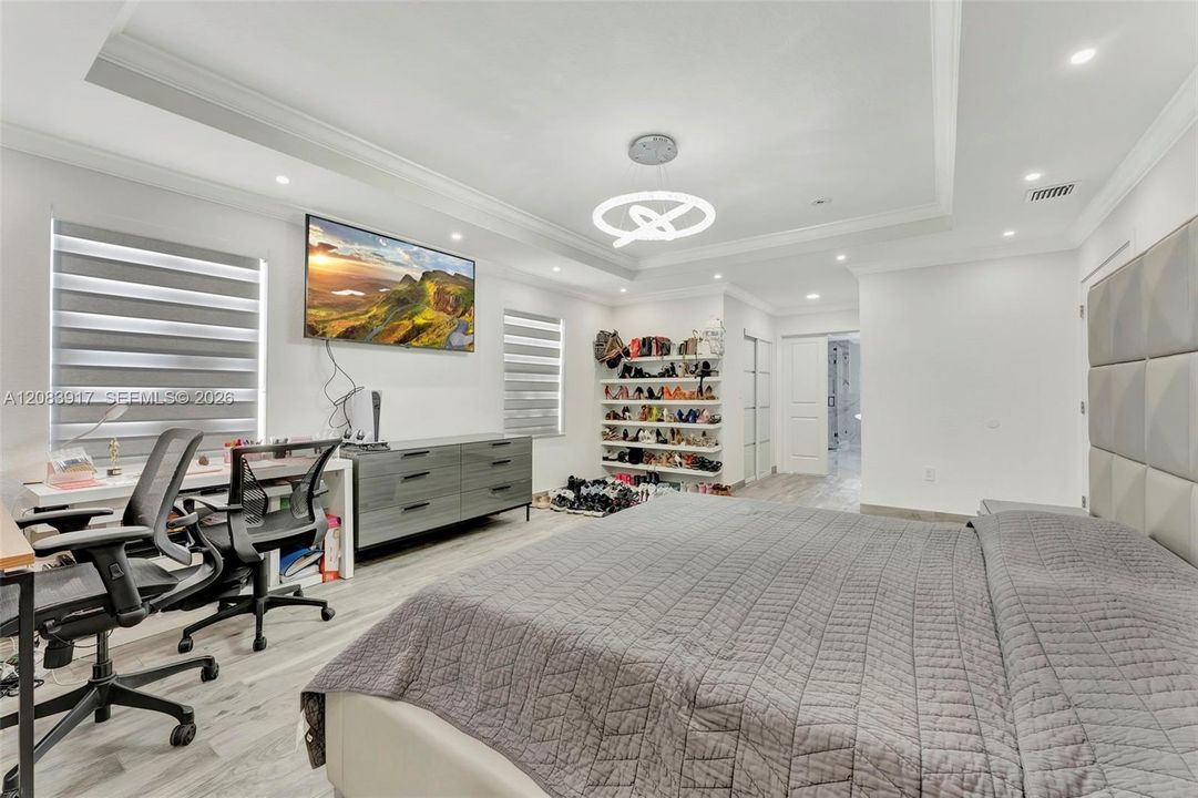 For Rent: $7,990 (4 beds, 2 baths, 2818 Square Feet)