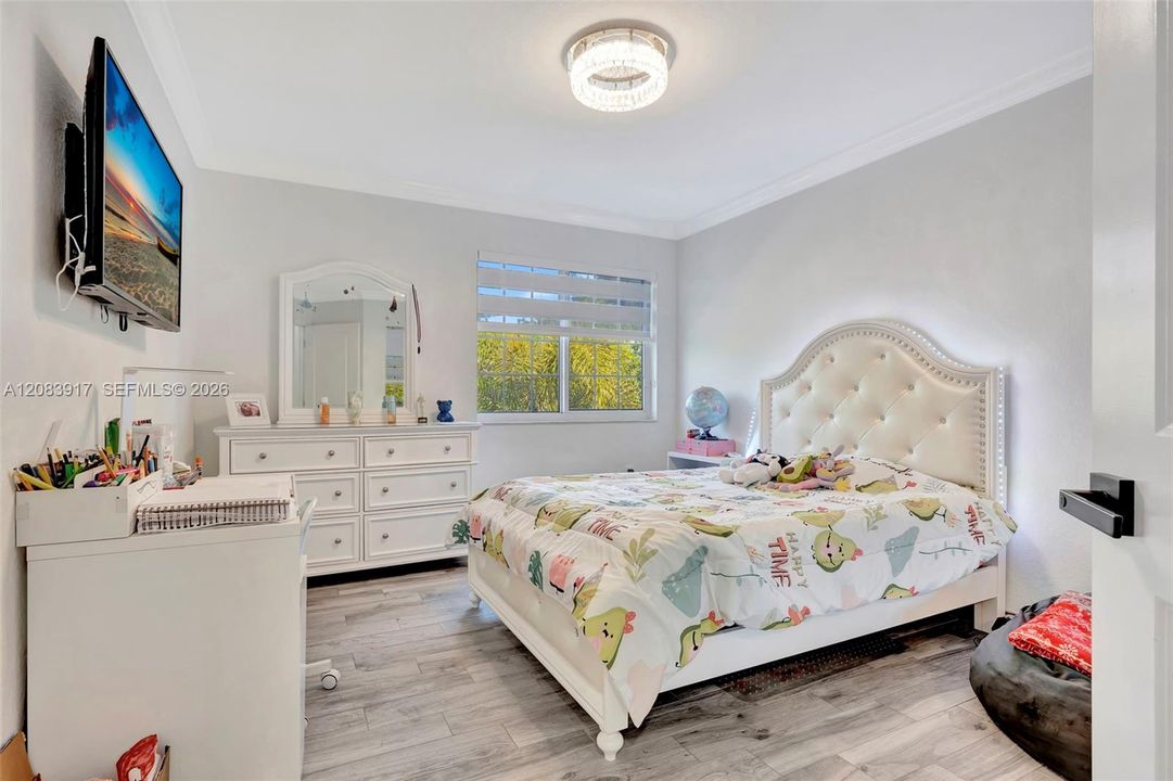 For Rent: $7,990 (4 beds, 2 baths, 2818 Square Feet)