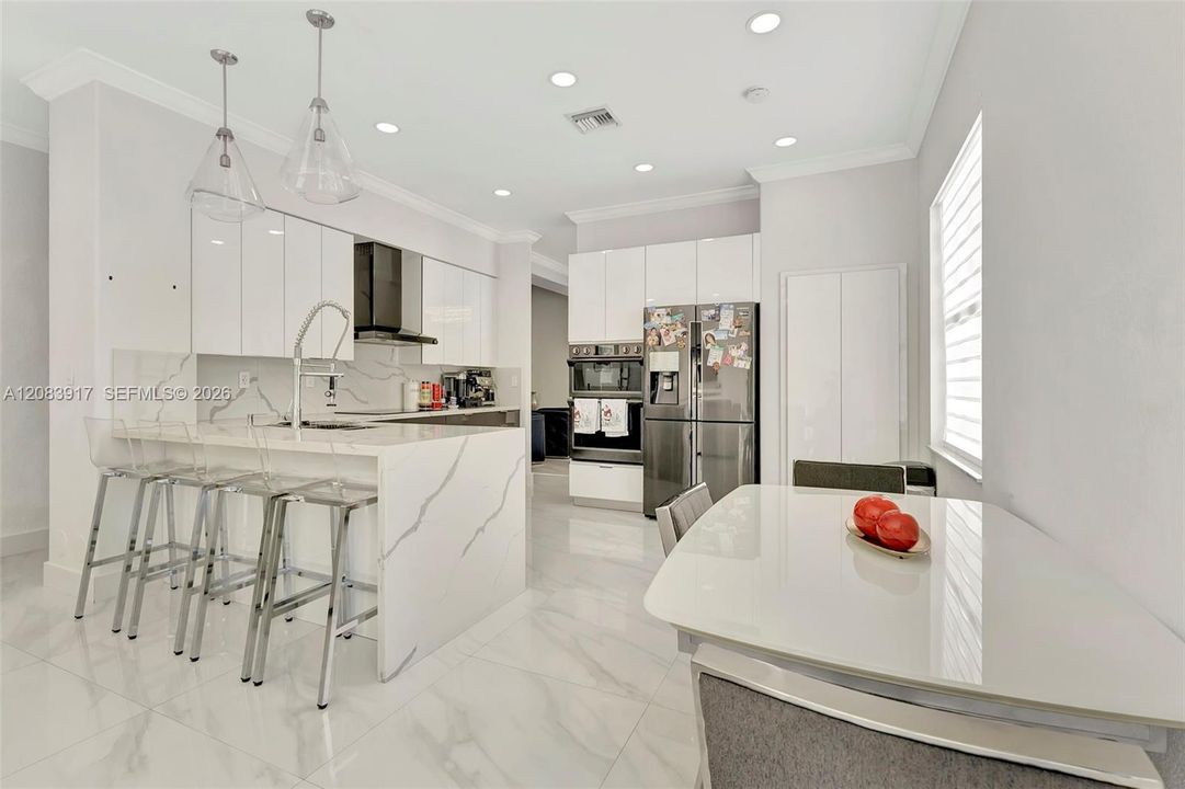 For Rent: $7,990 (4 beds, 2 baths, 2818 Square Feet)