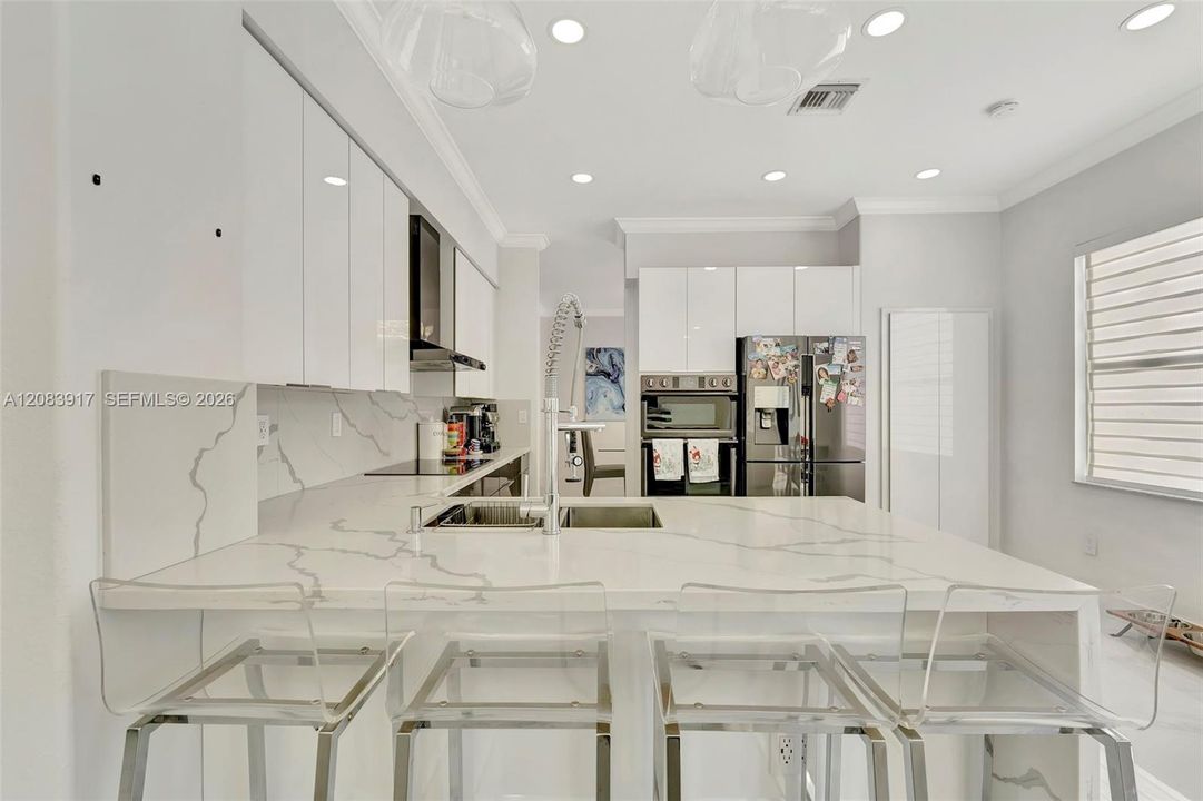 For Rent: $7,990 (4 beds, 2 baths, 2818 Square Feet)