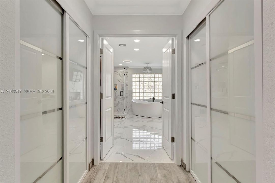 For Rent: $7,990 (4 beds, 2 baths, 2818 Square Feet)