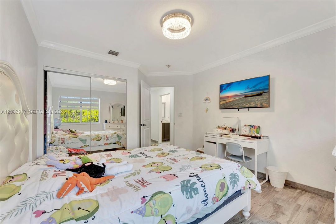 For Rent: $7,990 (4 beds, 2 baths, 2818 Square Feet)