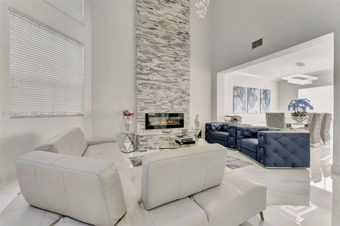 For Rent: $7,990 (4 beds, 2 baths, 2818 Square Feet)