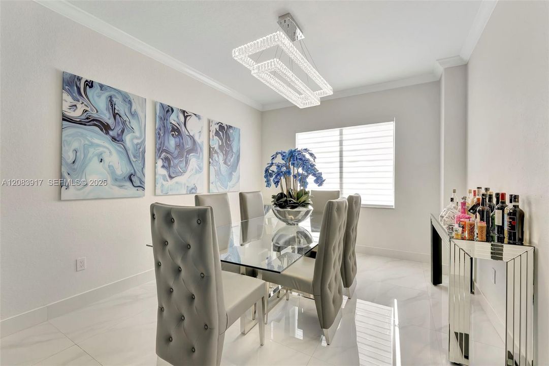 For Rent: $7,990 (4 beds, 2 baths, 2818 Square Feet)
