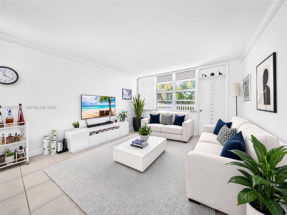For Sale: $283,000 (2 beds, 2 baths, 1100 Square Feet)