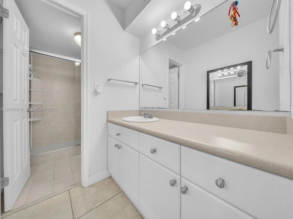 For Sale: $283,000 (2 beds, 2 baths, 1100 Square Feet)