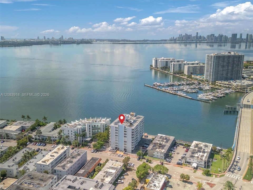 For Sale: $283,000 (2 beds, 2 baths, 1100 Square Feet)
