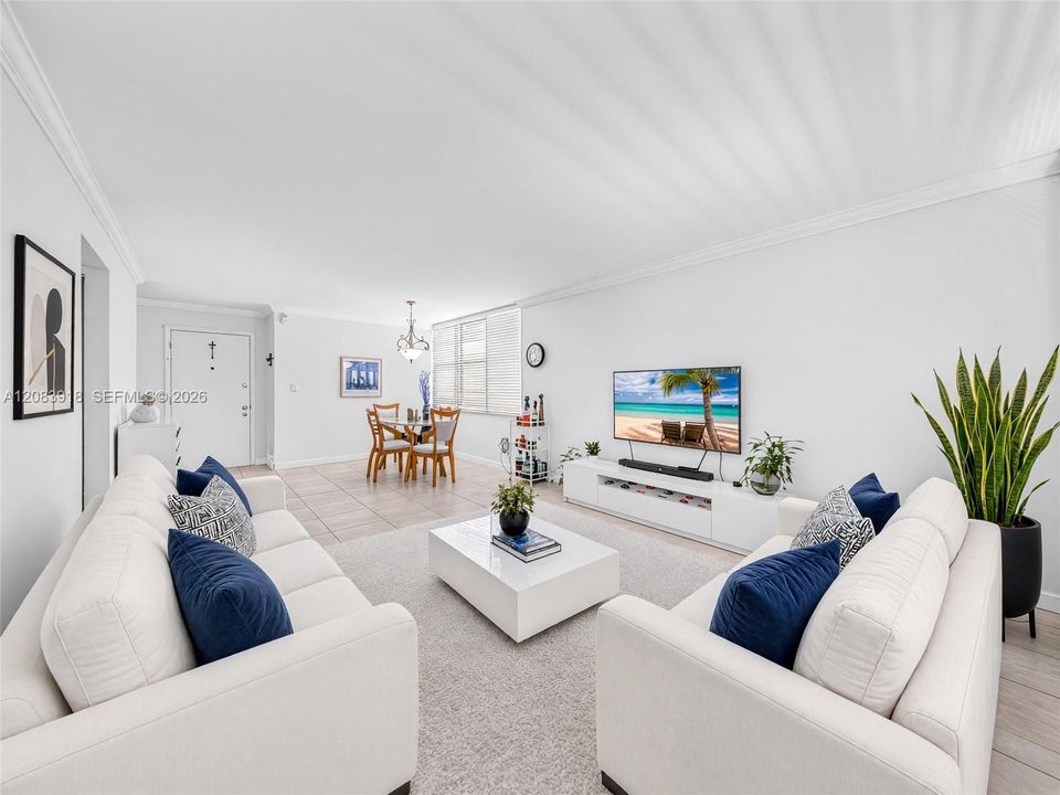 For Sale: $283,000 (2 beds, 2 baths, 1100 Square Feet)
