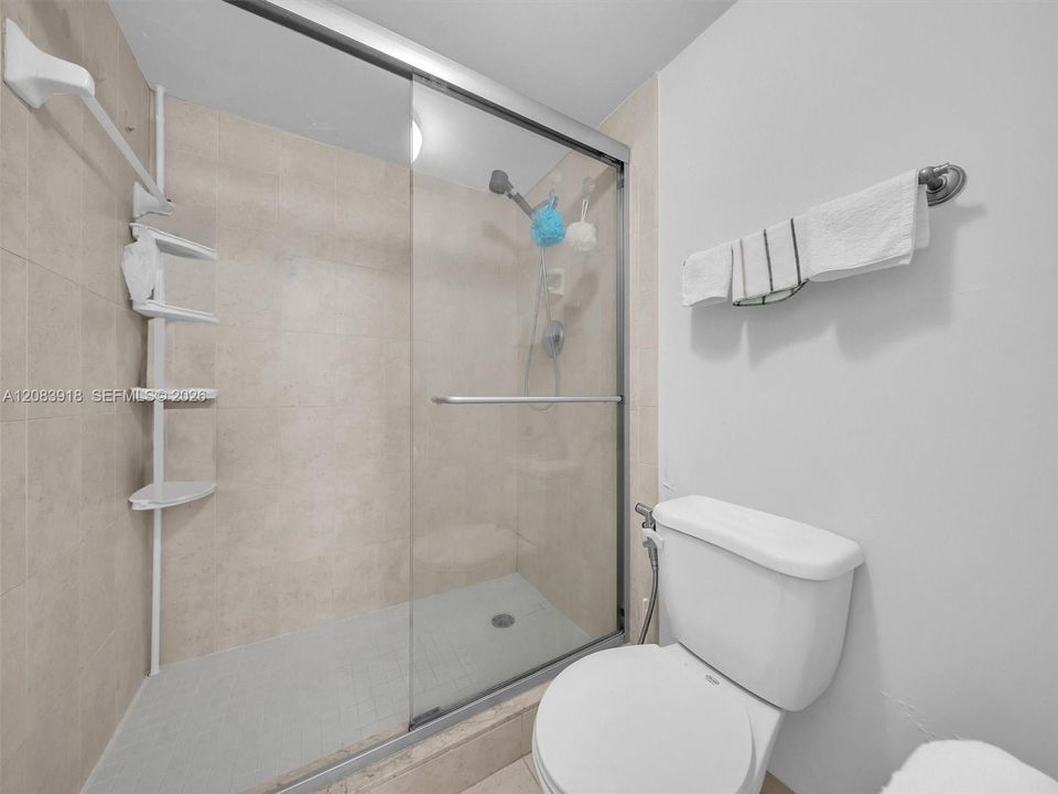 For Sale: $283,000 (2 beds, 2 baths, 1100 Square Feet)