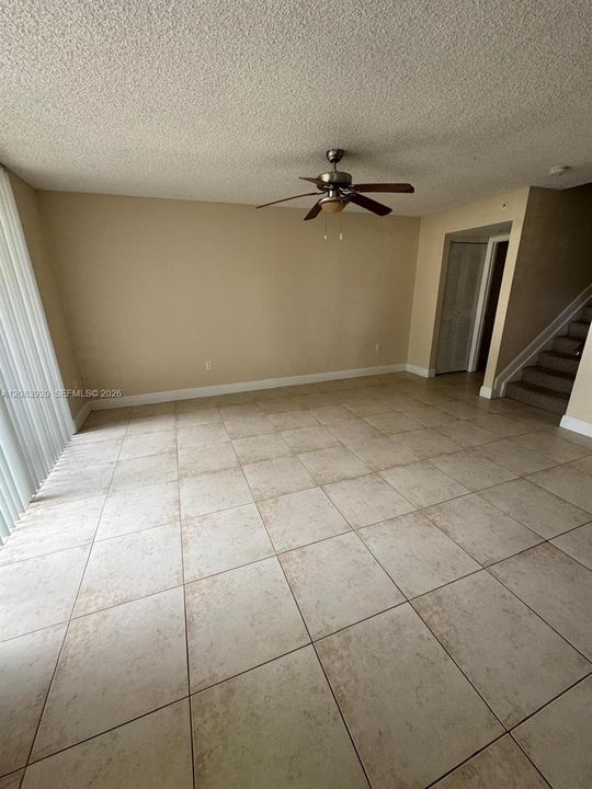 En Venta: $280,000 (2 camas, 2 baños, 1100 Pies cuadrados)