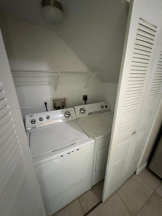 En Venta: $280,000 (2 camas, 2 baños, 1100 Pies cuadrados)