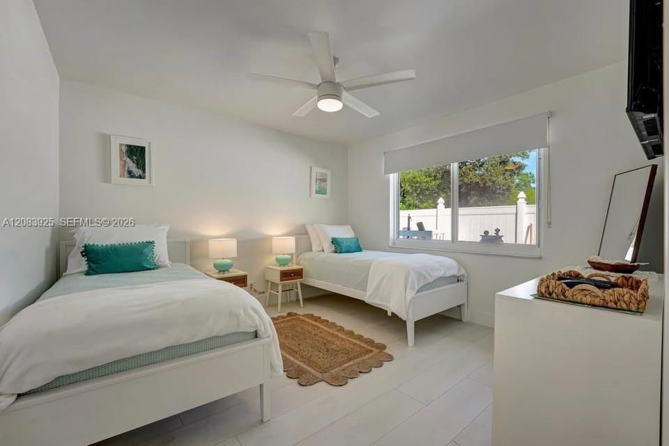 For Rent: $3,000 (2 beds, 1 baths, 2640 Square Feet)