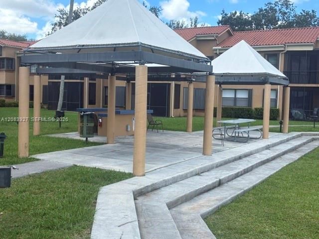 For Rent: $2,550 (2 beds, 2 baths, 1090 Square Feet)