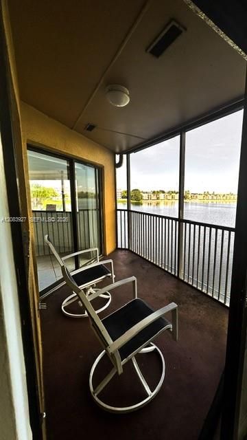 For Rent: $2,550 (2 beds, 2 baths, 1090 Square Feet)