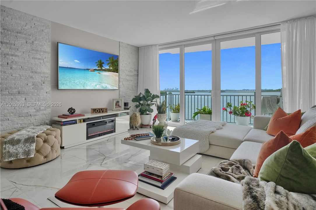 En Venta: $499,000 (2 camas, 2 baños, 1042 Pies cuadrados)
