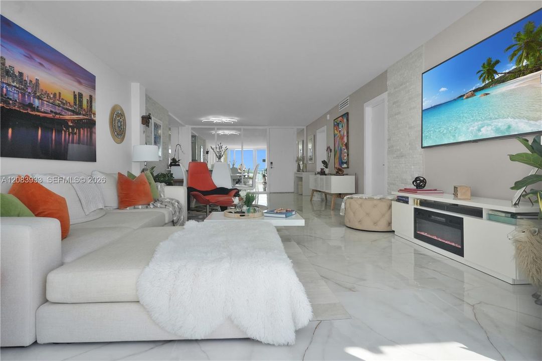 En Venta: $499,000 (2 camas, 2 baños, 1042 Pies cuadrados)