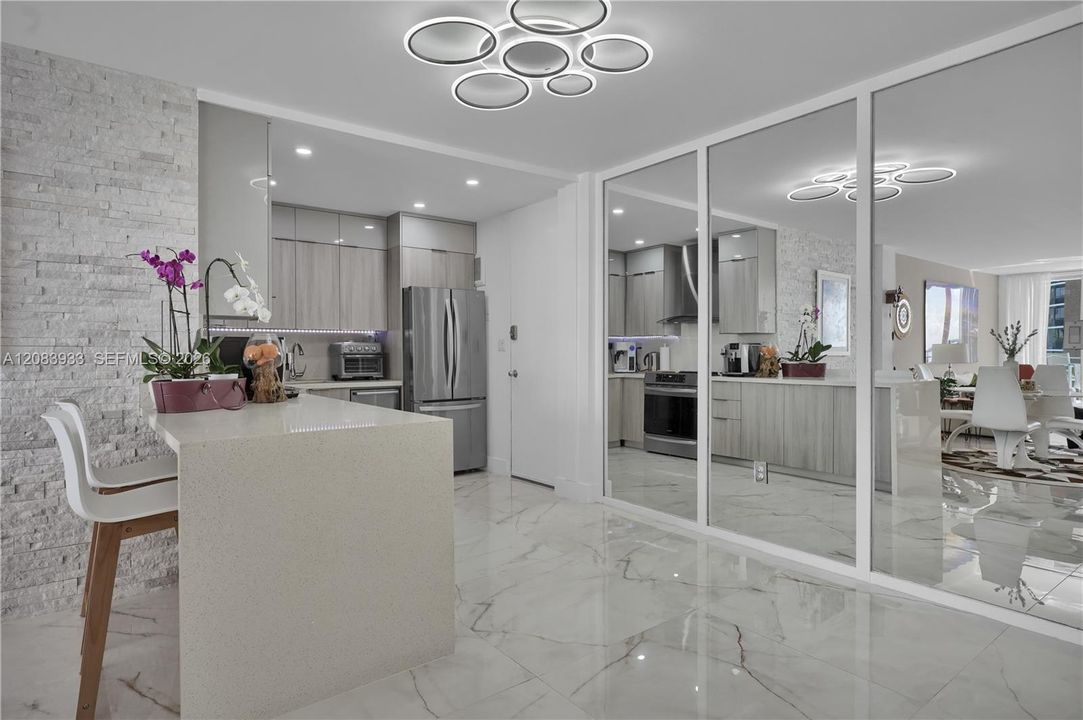 En Venta: $499,000 (2 camas, 2 baños, 1042 Pies cuadrados)