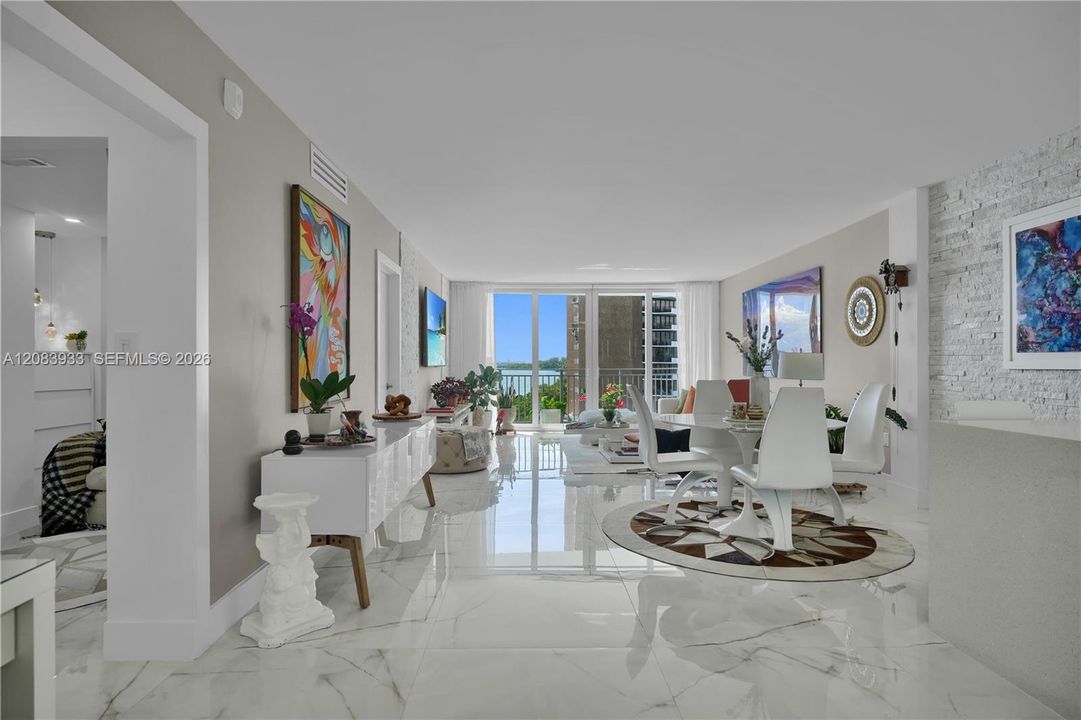 En Venta: $499,000 (2 camas, 2 baños, 1042 Pies cuadrados)