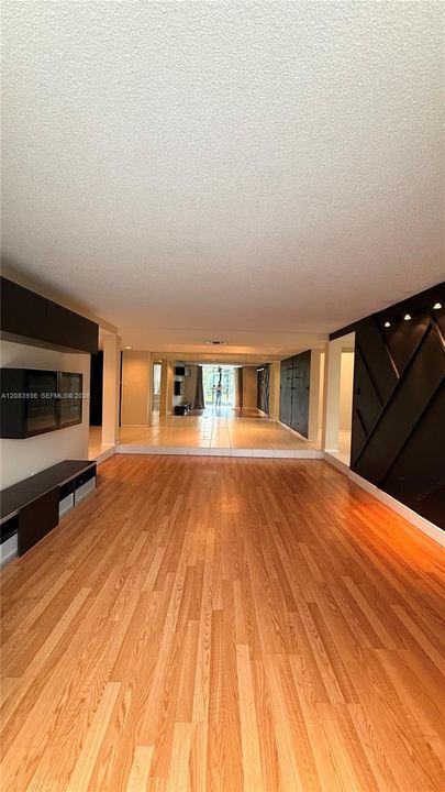 For Rent: $2,150 (2 beds, 2 baths, 1150 Square Feet)