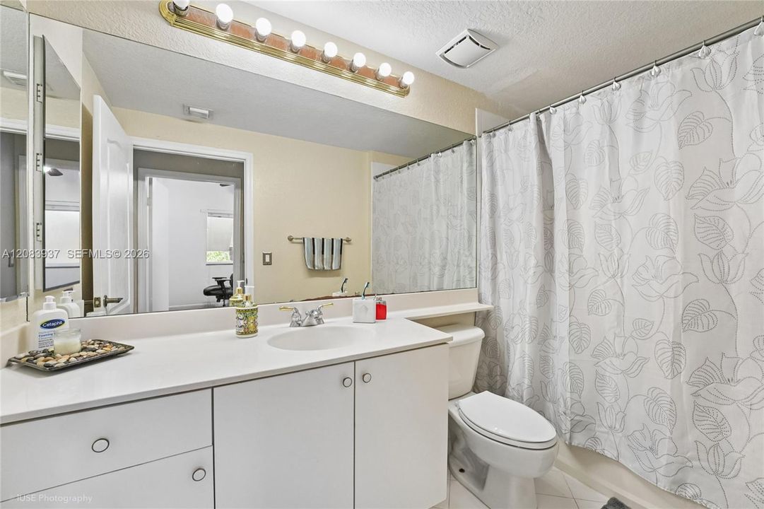 For Sale: $478,000 (2 beds, 2 baths, 1710 Square Feet)