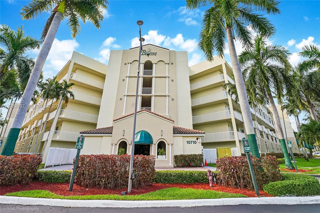 For Sale: $478,000 (2 beds, 2 baths, 1710 Square Feet)