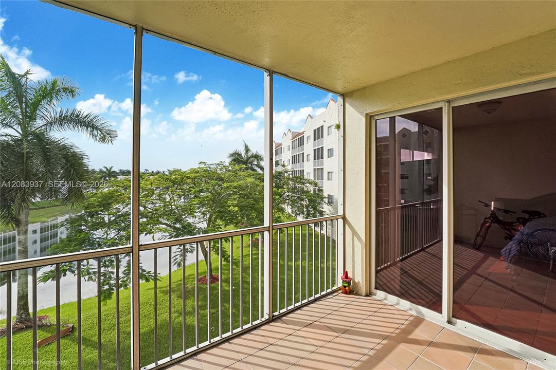 For Sale: $478,000 (2 beds, 2 baths, 1710 Square Feet)