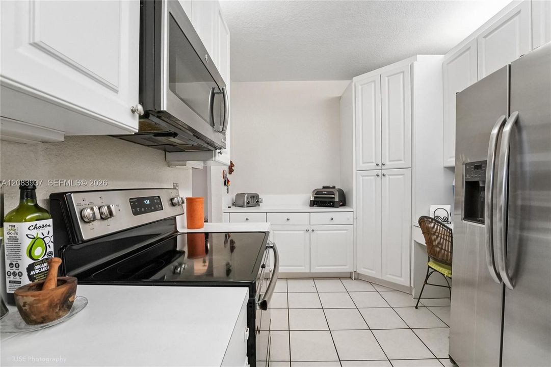 For Sale: $478,000 (2 beds, 2 baths, 1710 Square Feet)