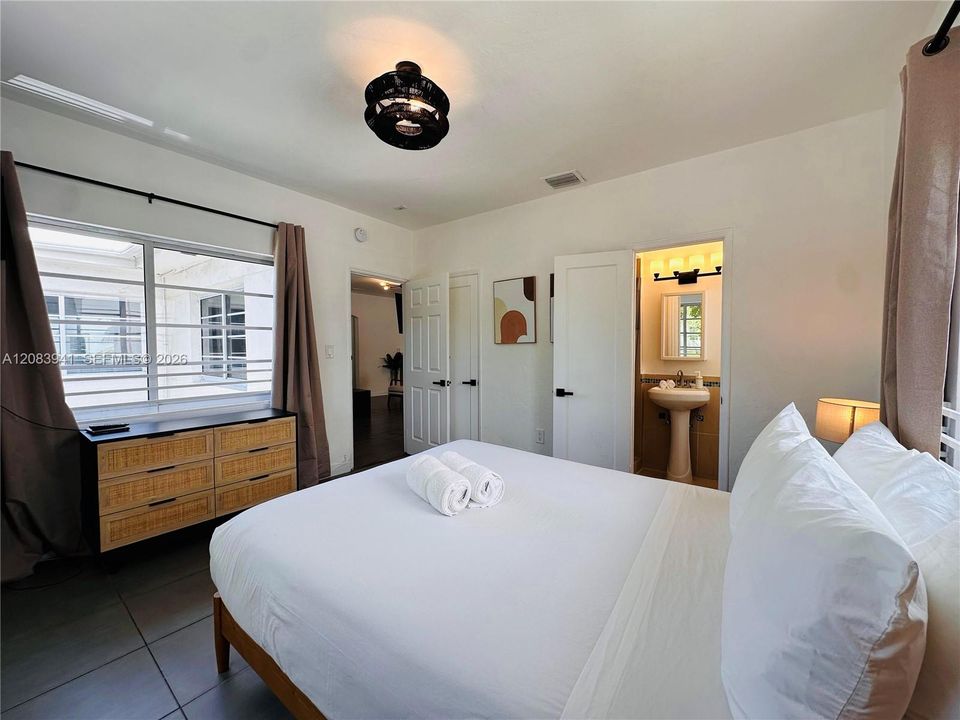 For Rent: $8,500 (4 beds, 2 baths, 1650 Square Feet)