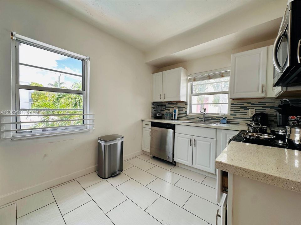For Rent: $8,500 (4 beds, 2 baths, 1650 Square Feet)