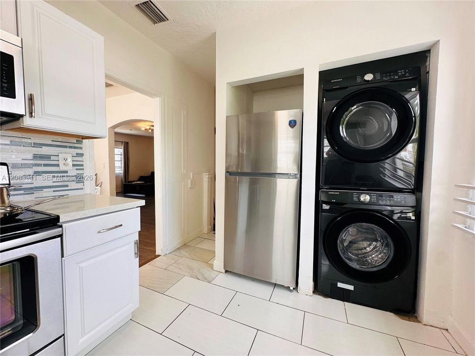 For Rent: $8,500 (4 beds, 2 baths, 1650 Square Feet)
