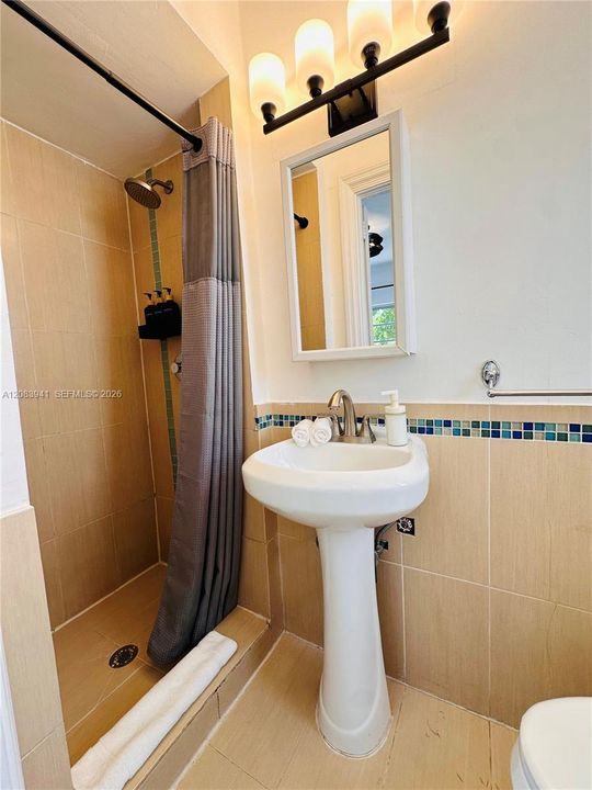 For Rent: $8,500 (4 beds, 2 baths, 1650 Square Feet)