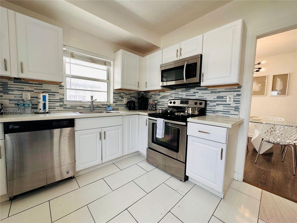 For Rent: $8,500 (4 beds, 2 baths, 1650 Square Feet)