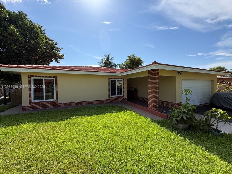 For Sale: $525,000 (4 beds, 2 baths, 1897 Square Feet)