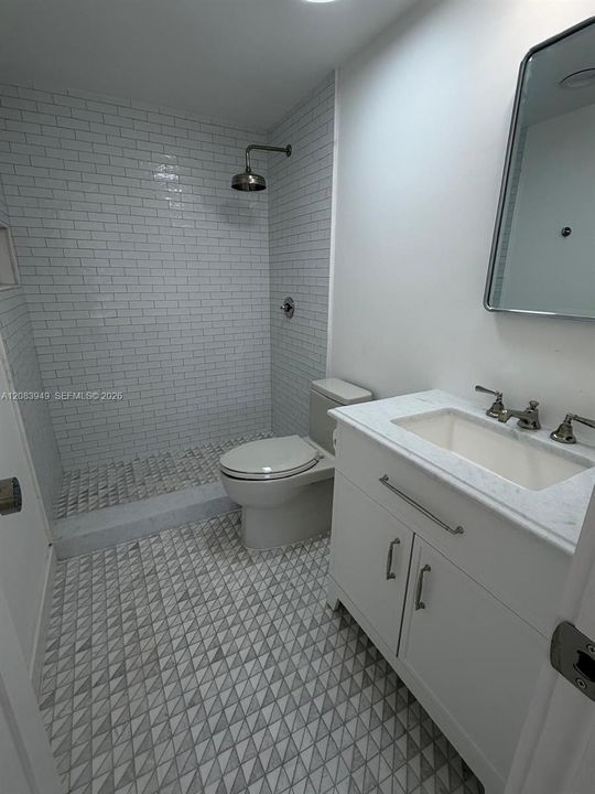 For Rent: $2,400 (1 beds, 1 baths, 730 Square Feet)