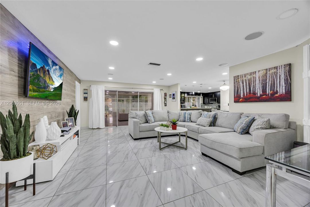 En Venta: $579,000 (3 camas, 2 baños, 1580 Pies cuadrados)